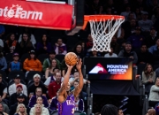 开云体育APP下载-包含黄蜂再度交手马刺，韦伯再度步入篮球殿堂焕然一新的词条