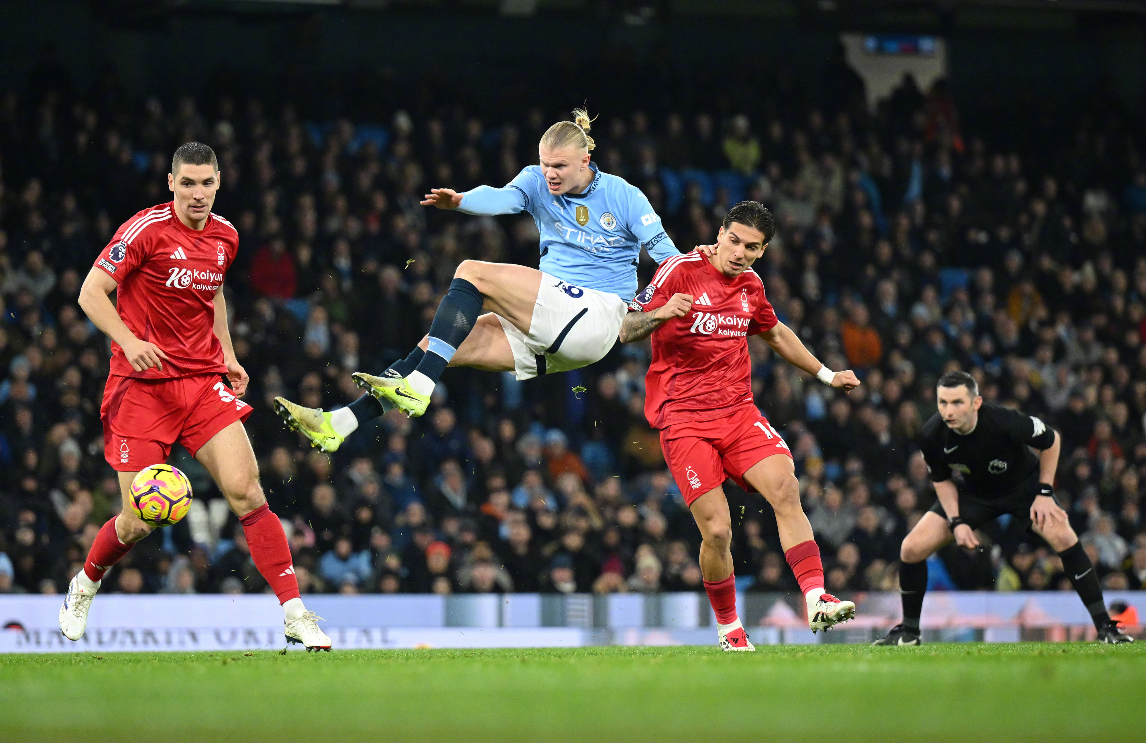 曼城挑战多特蒙德：谁将占据上风？球迷期待精彩对决的简单介绍