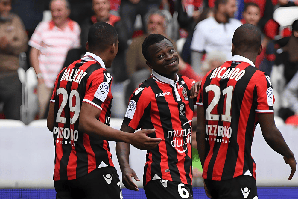 包含尼斯在法甲比赛中击败对手,继续领跑积分榜的词条 包含尼斯在法甲比赛中击败对手,继续领跑积分榜的词条