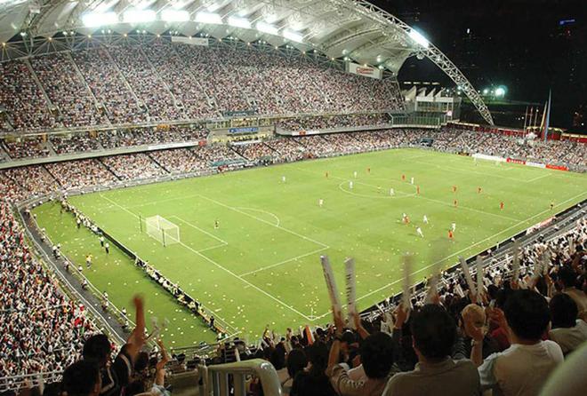 重要足球比赛即将上演,球迷们齐聚一堂共同见证 重要足球比赛即将上演,球迷们齐聚一堂共同见证