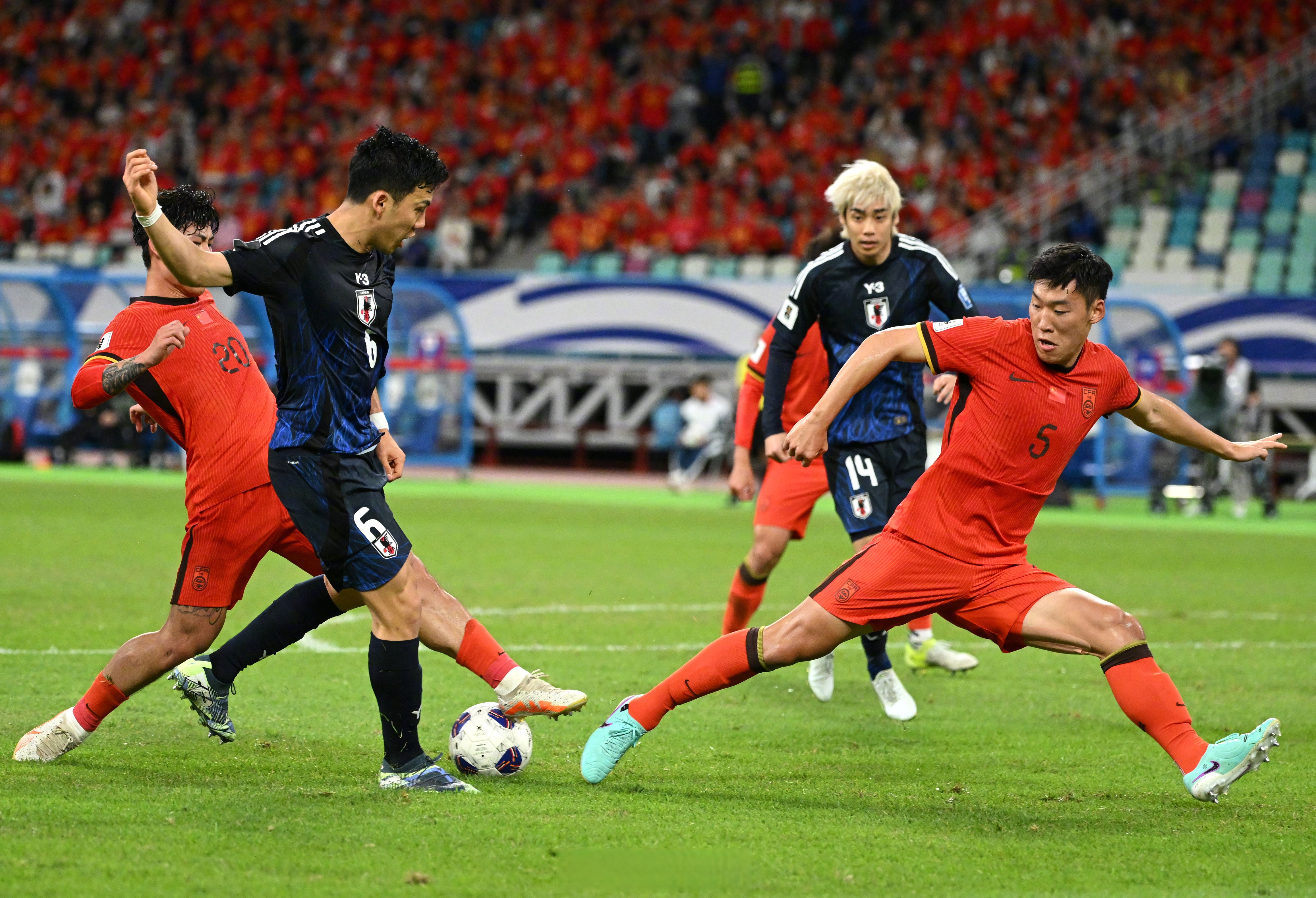 最新欧锦赛预选赛实况报道:双方均有失误的简单介绍 最新欧锦赛预选赛实况报道:双方均有失误的简单介绍