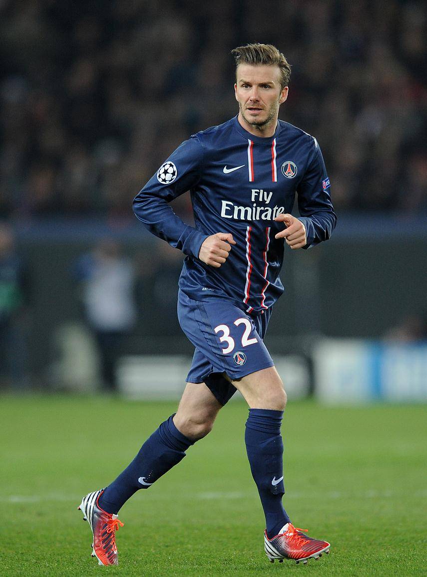 包含鲁尼斯客场逼平对手，积分继续保持稳定的词条