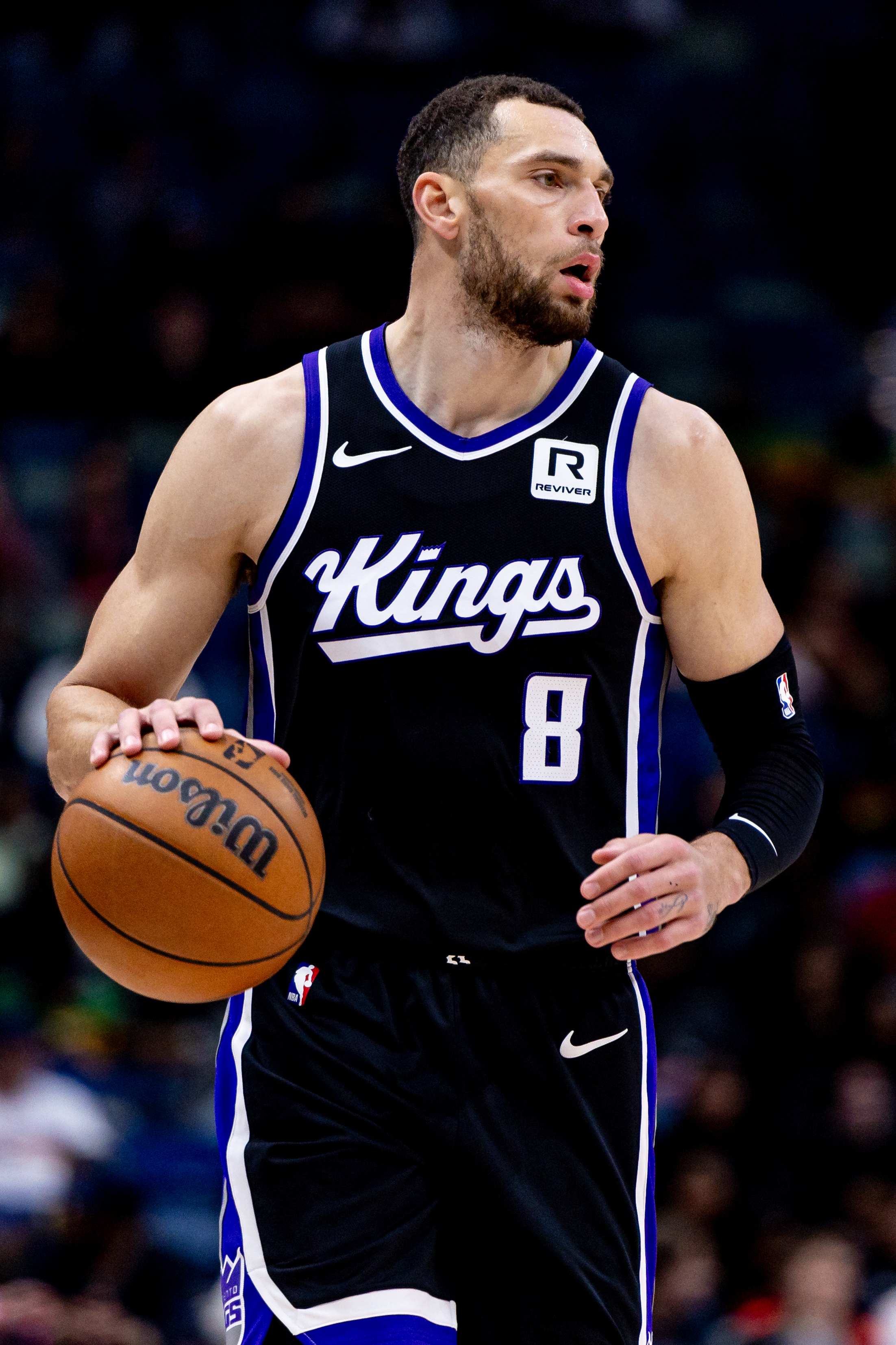 掘金队在客场以分领先击败国王队