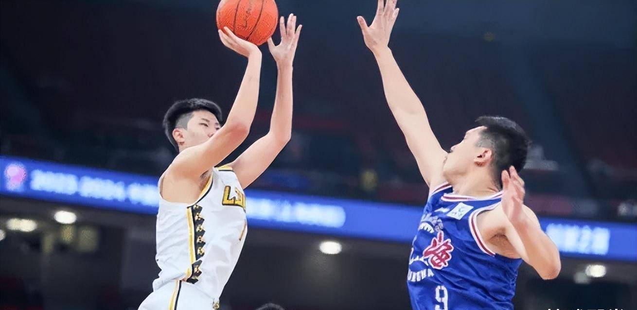 包含福建队险胜江苏，防线表现令人称赞的词条