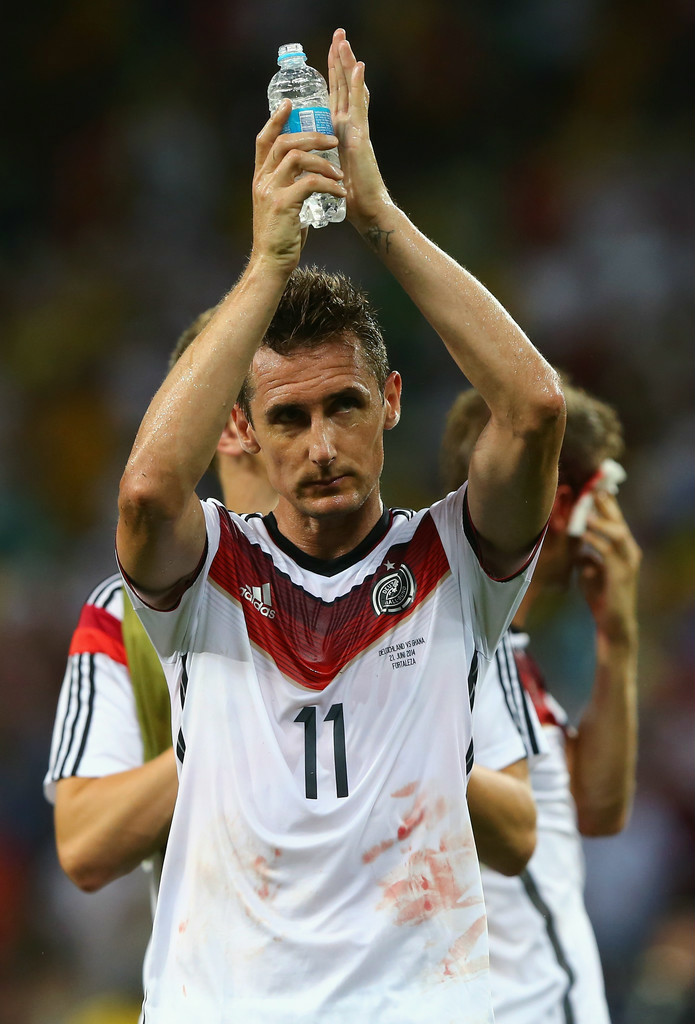 包含格鲁吉亚球员努力防守,但最终被乌克兰对手逆转的词条 包含格鲁吉亚球员努力防守,但最终被乌克兰对手逆转的词条