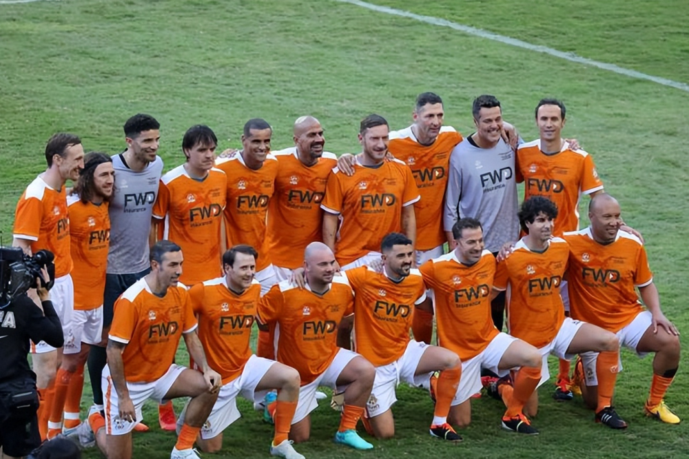 关于实力强劲！国际足球明星齐聚一堂的信息