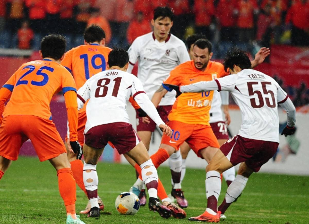 上海申花客场不敌对手，遭遇连败