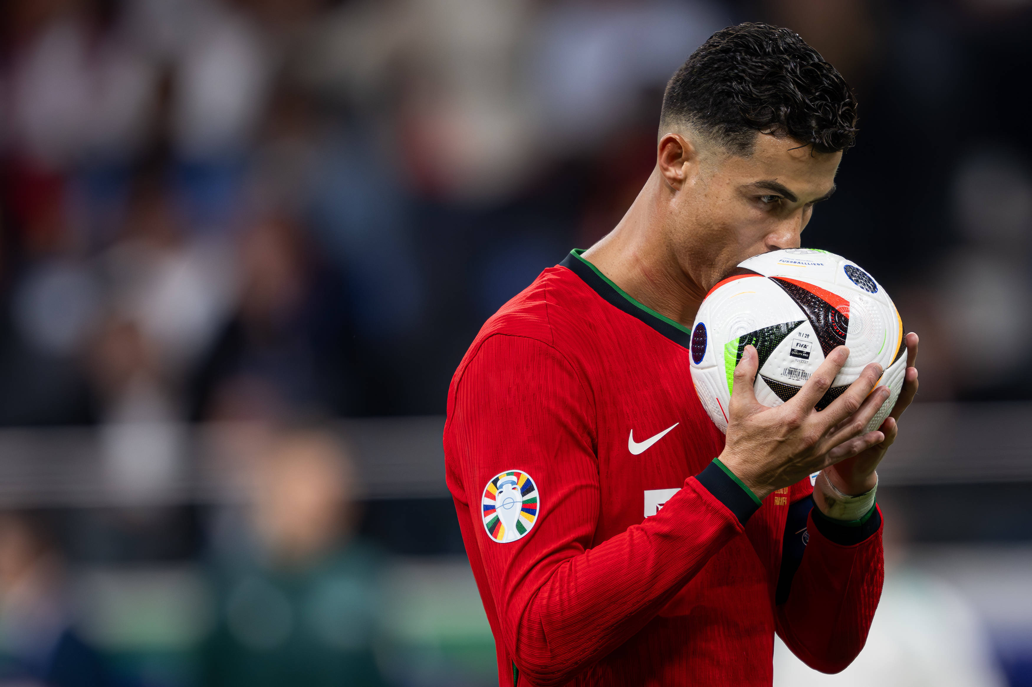 赛前专访：蒙特雷主帅谈世俱杯目标的简单介绍