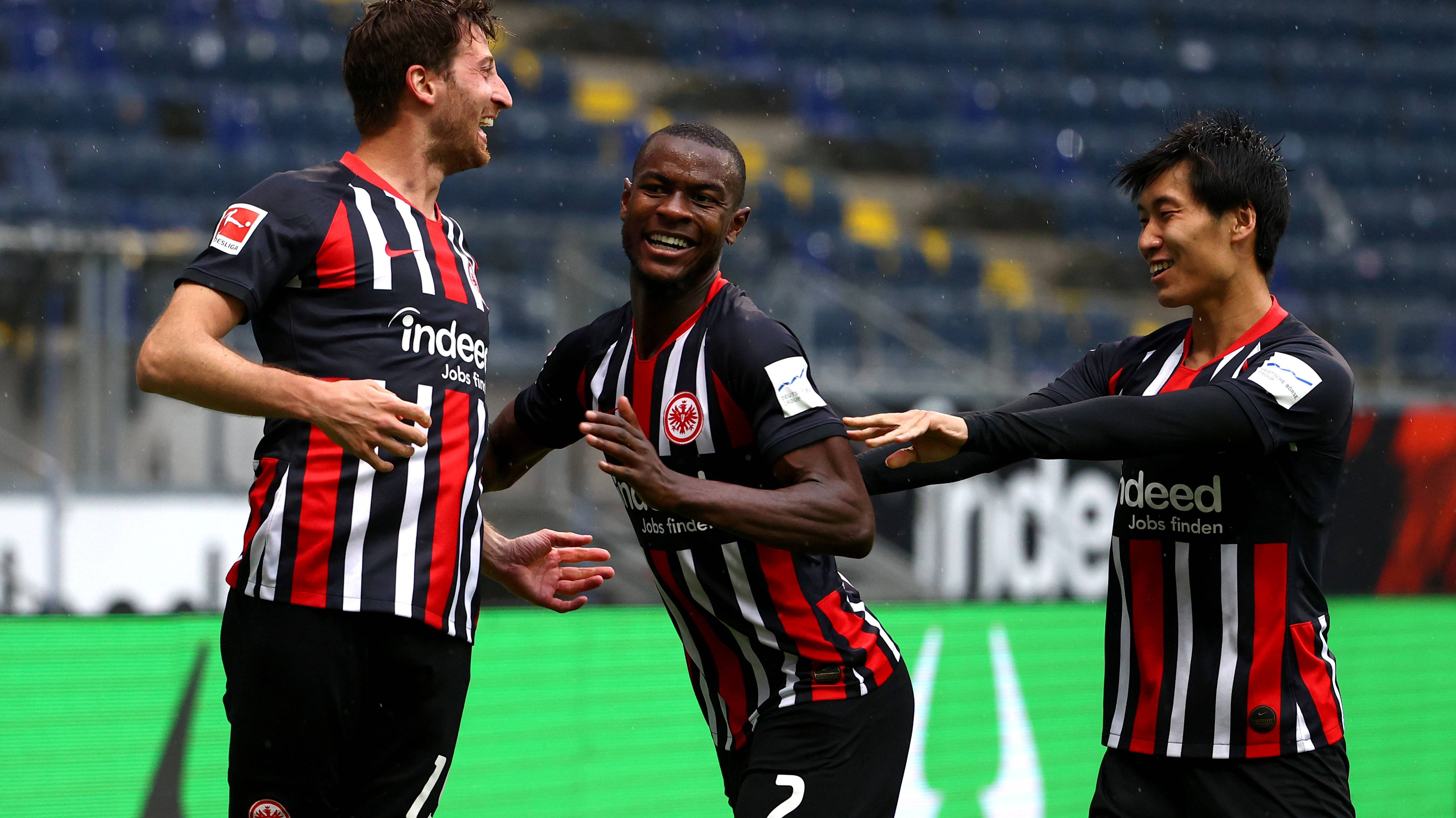 包含弗赖堡主场不敌强敌,遗憾错失争胜机会的词条 包含弗赖堡主场不敌强敌,遗憾错失争胜机会的词条