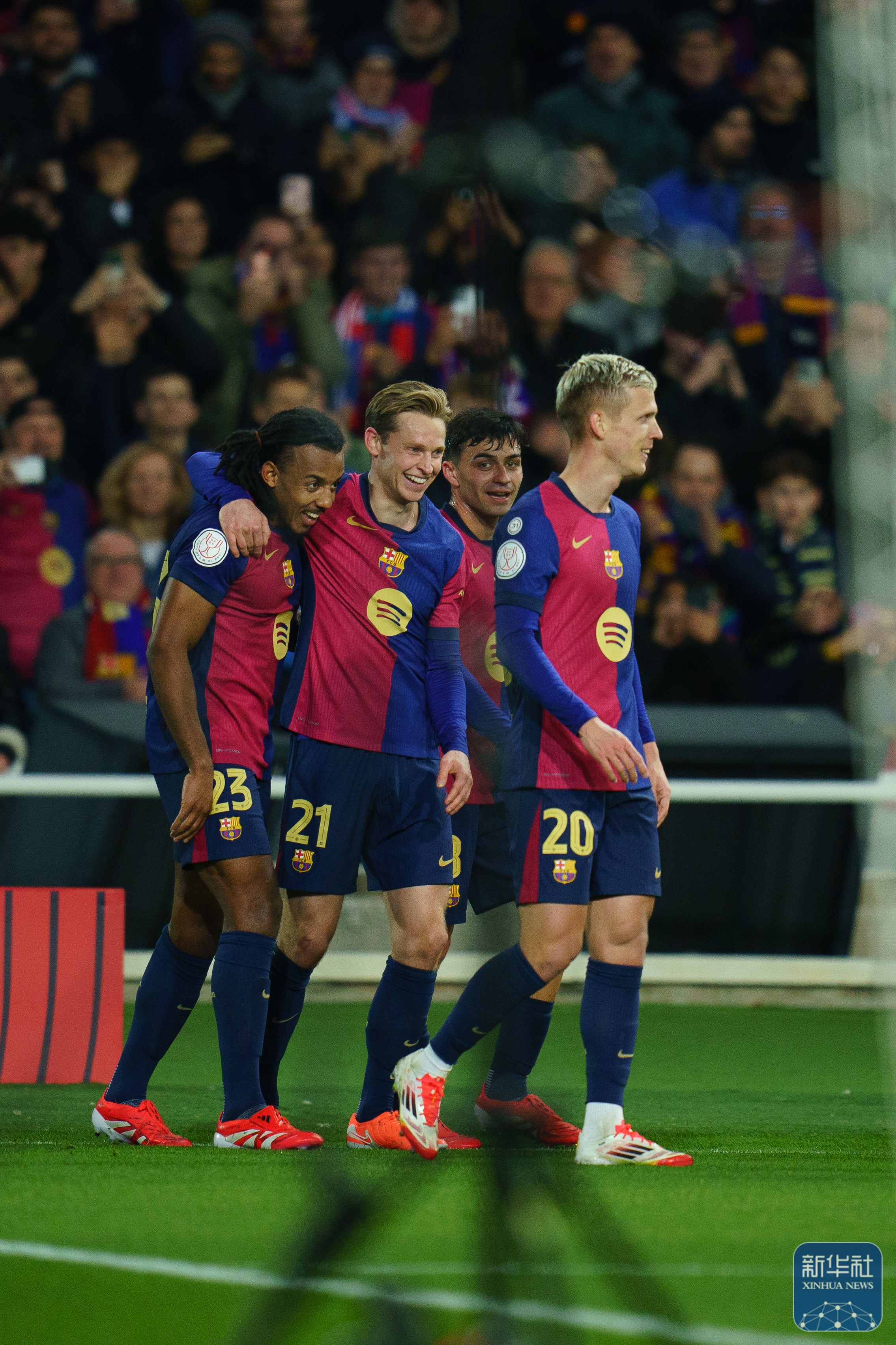 西班牙队在比赛中表现稳健,获胜 西班牙队在比赛中表现稳健,获胜