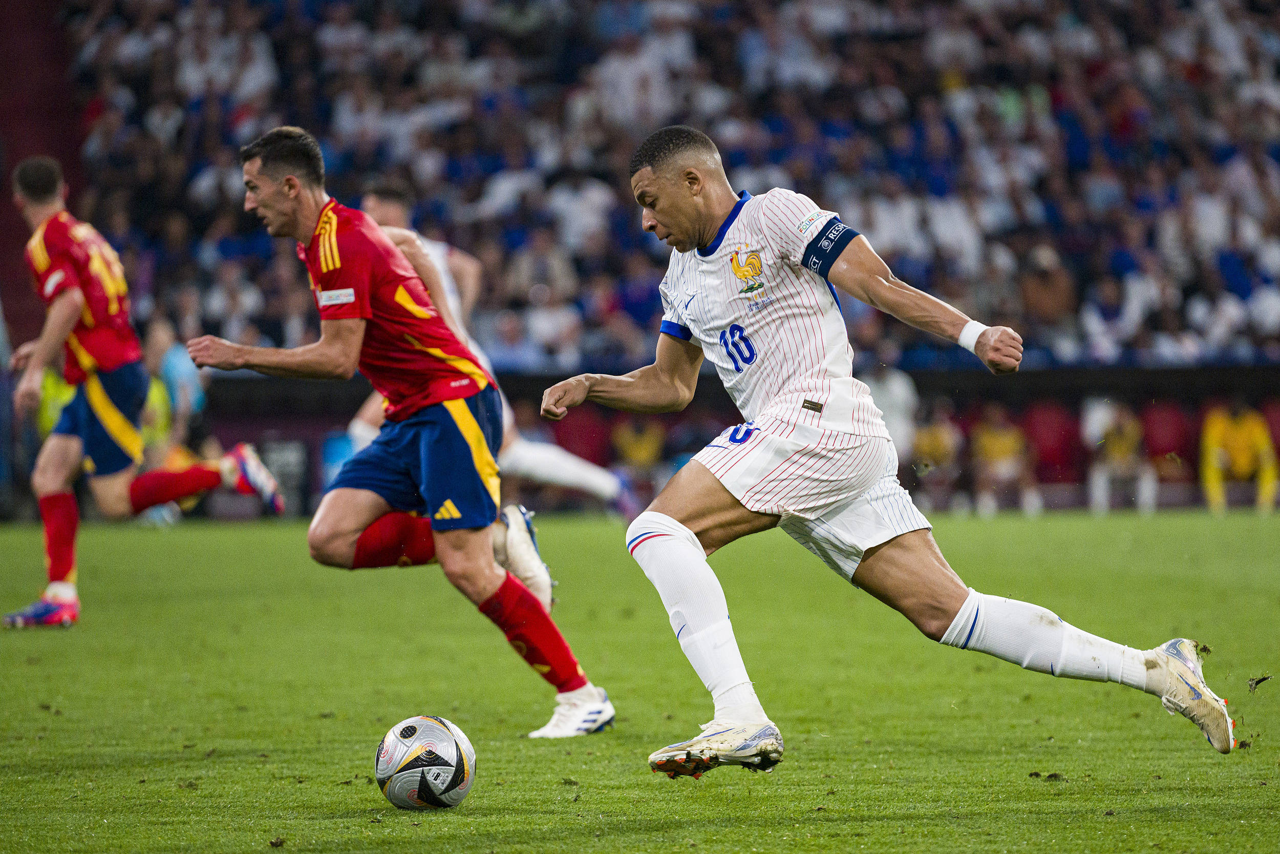 法国队大胜德国队晋级半决赛 法国队大胜德国队晋级半决赛