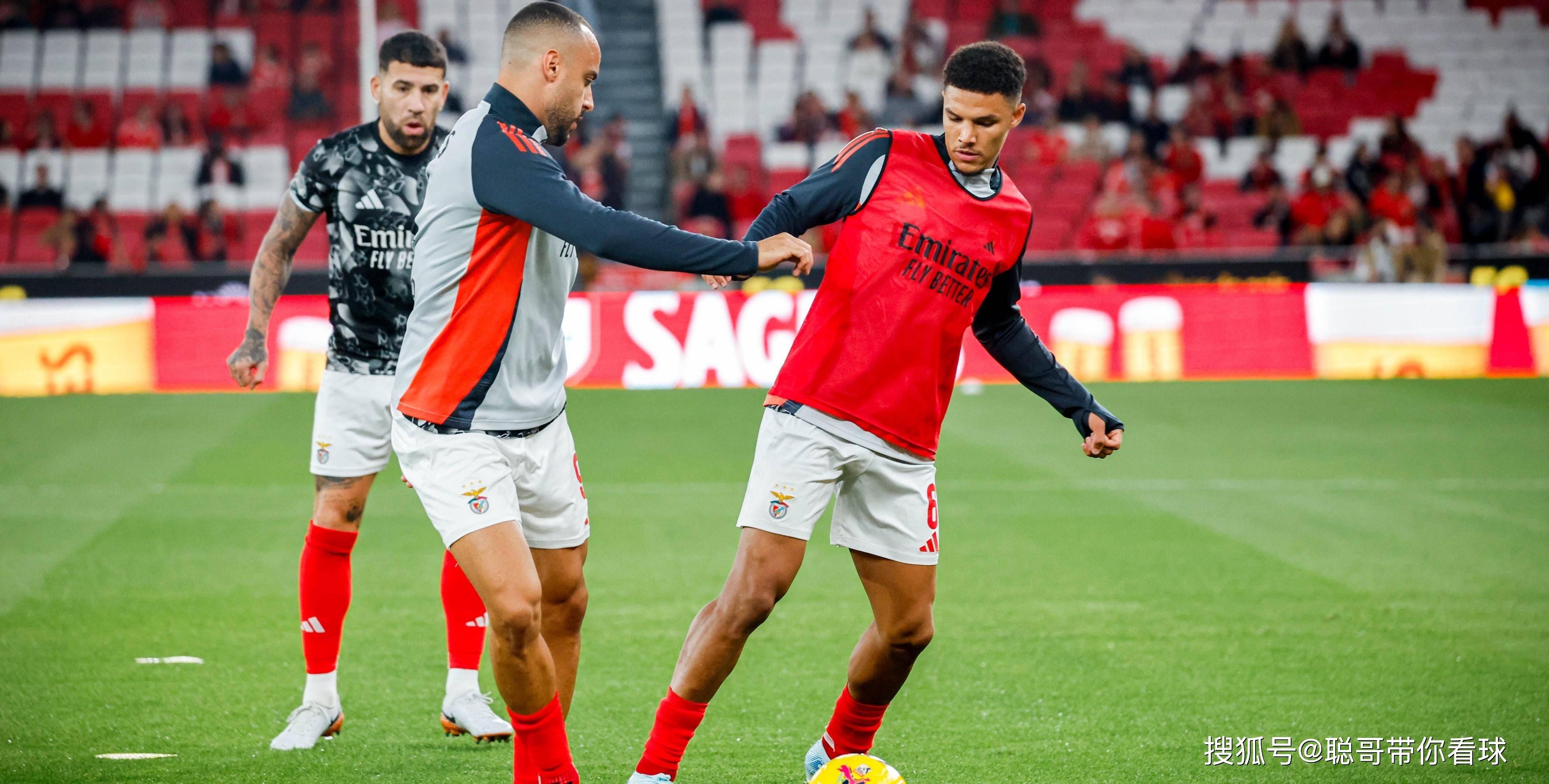 里尔逆转摩纳哥，赢得关键胜利