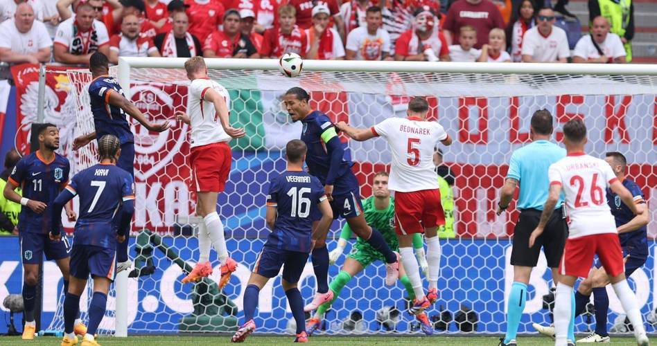 英格兰队在欧预赛中表现强势,轻取波兰 英格兰队在欧预赛中表现强势,轻取波兰