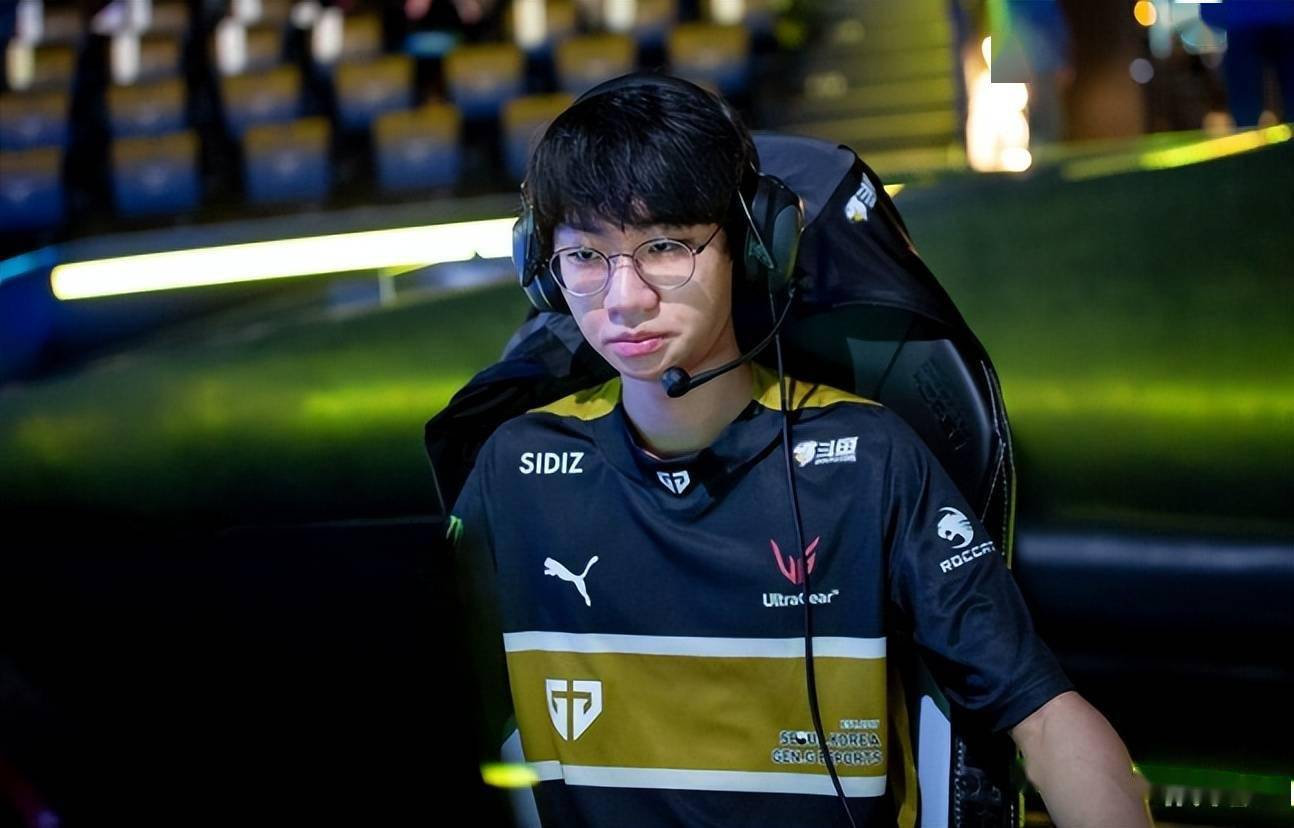 双方传控对拼，互有胜负的简单介绍