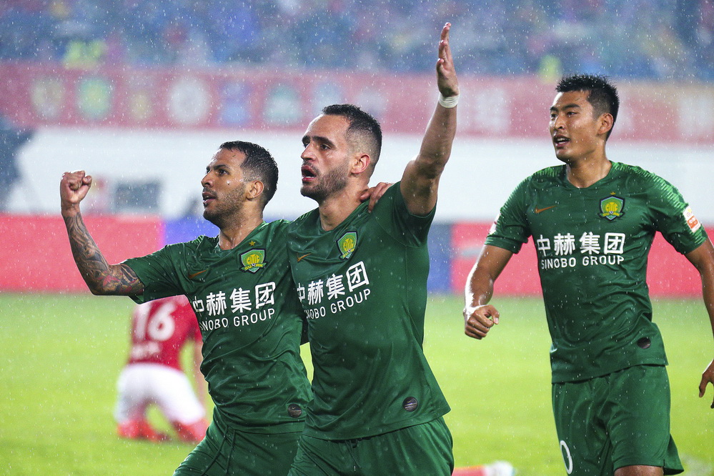 恒大主场击败泰达,取得两连胜 恒大主场击败泰达,取得两连胜