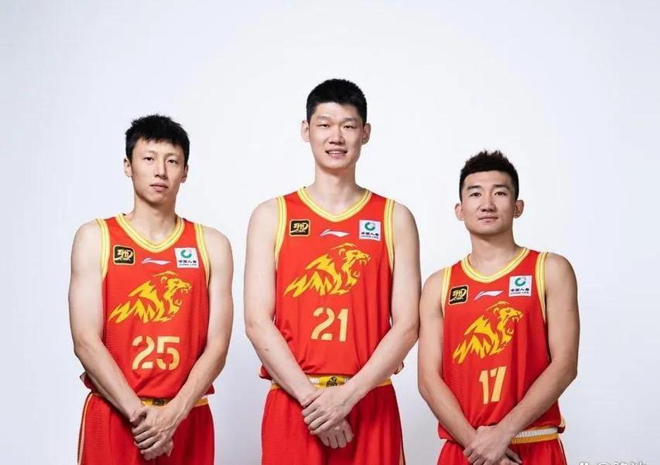 湖北男篮发挥稳定，连胜势头不减