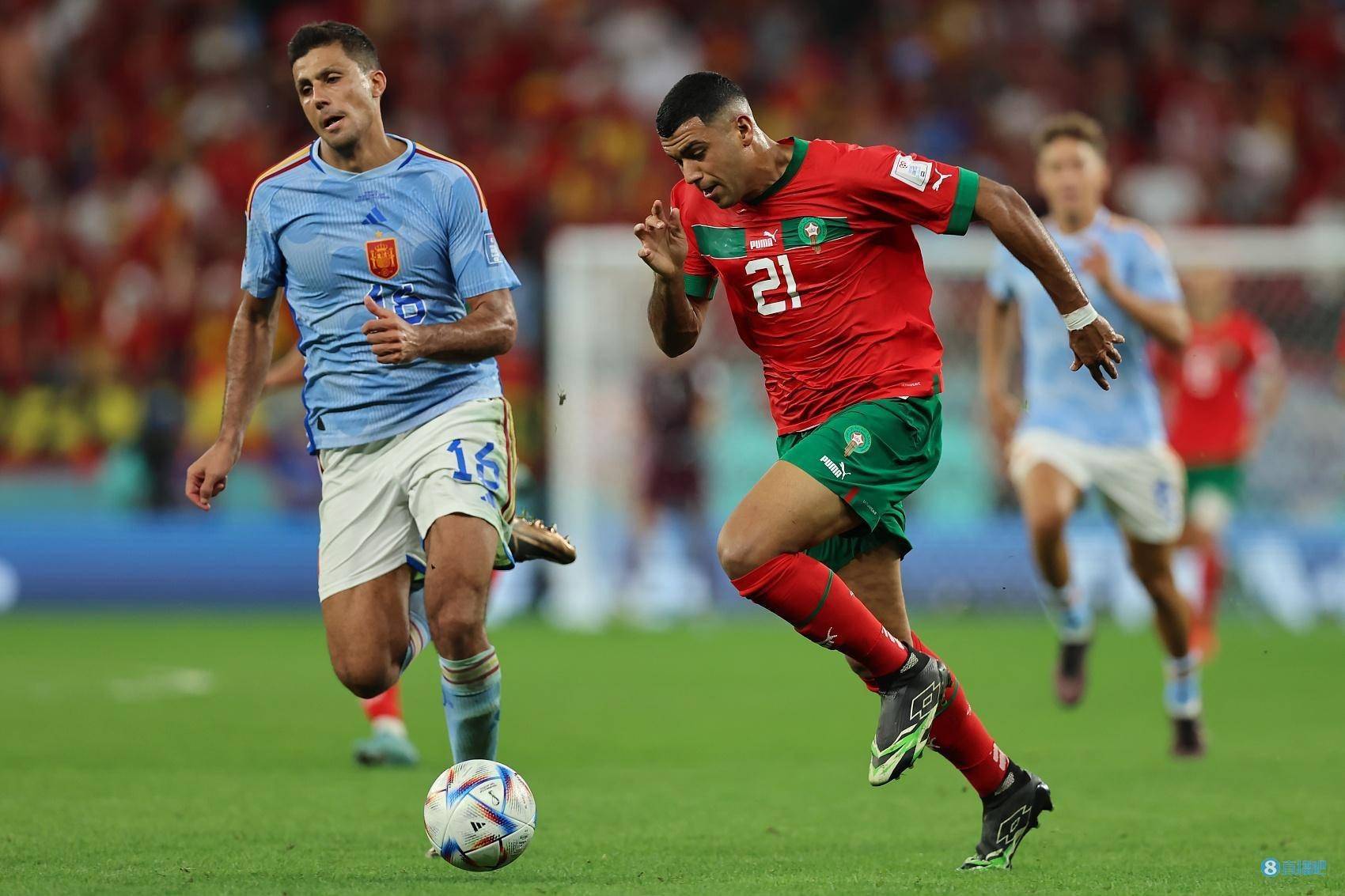 利兹联前锋荷兰国脚受伤，球队攻击线再次受挫的简单介绍