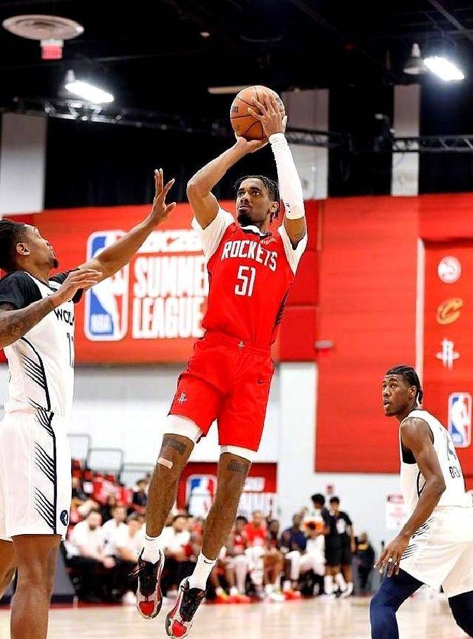 火箭大将连续命中绝杀，帮助球队逆转的简单介绍