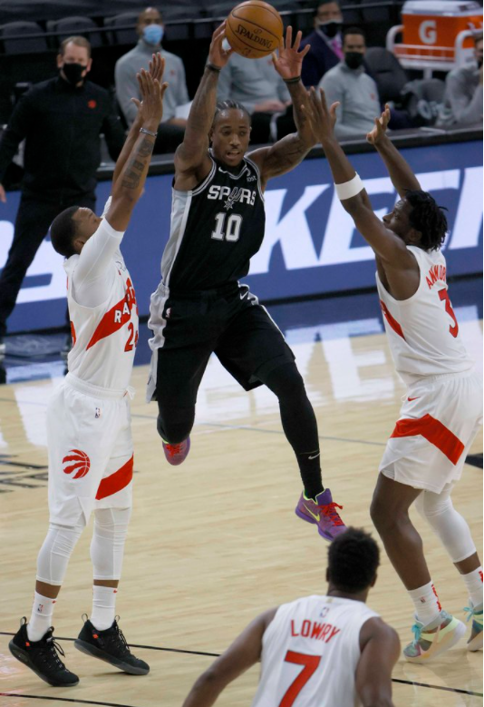 关于猛龙客场击败马刺,四连胜稳固战绩的信息 关于猛龙客场击败马刺,四连胜稳固战绩的信息