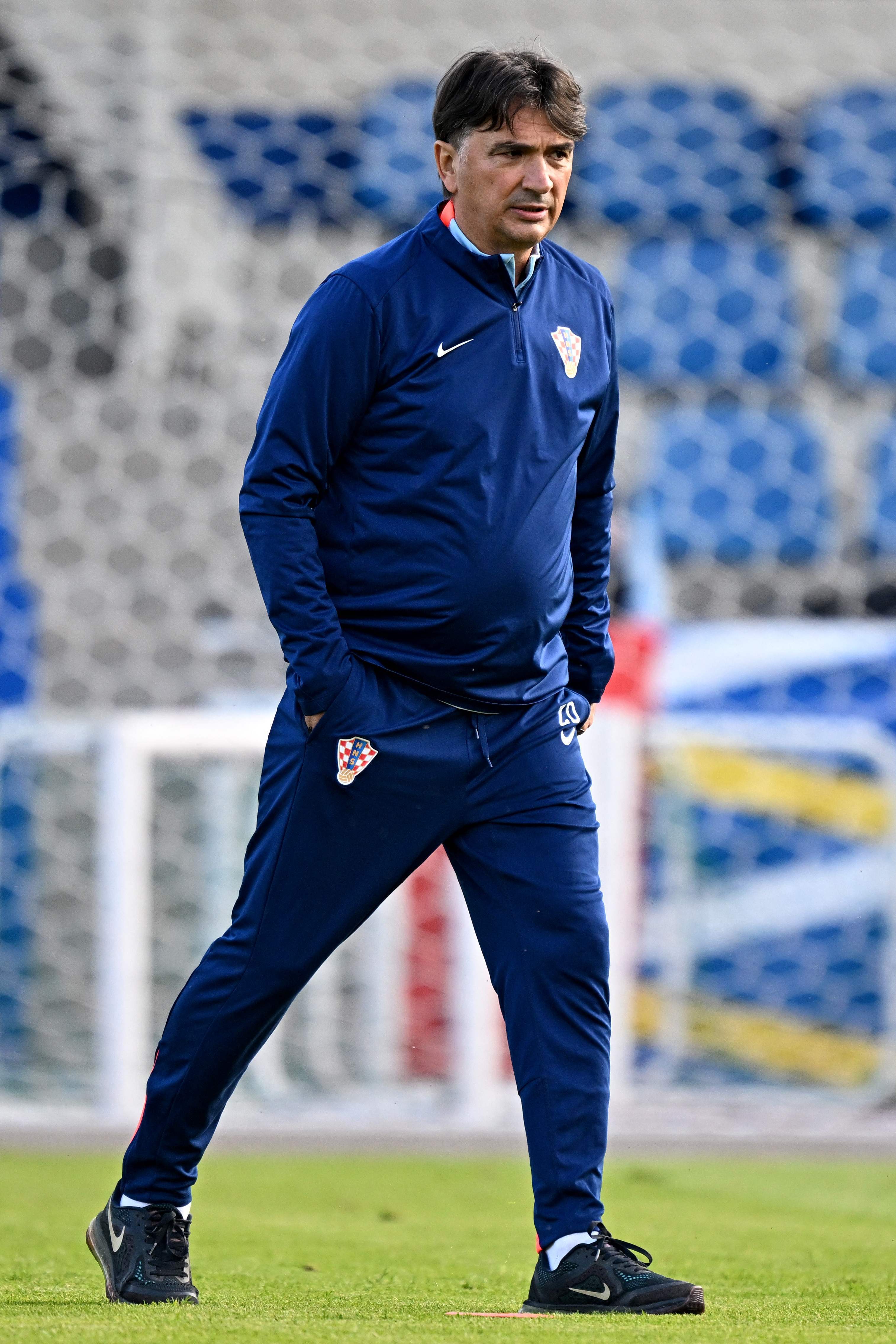 克罗地亚队球迷热情，争当赛场第人的简单介绍