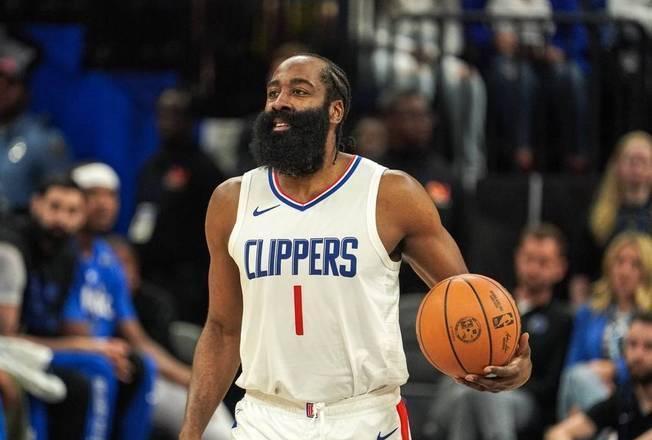 快船队接连失利,主帅战术遭质疑 快船队接连失利,主帅战术遭质疑