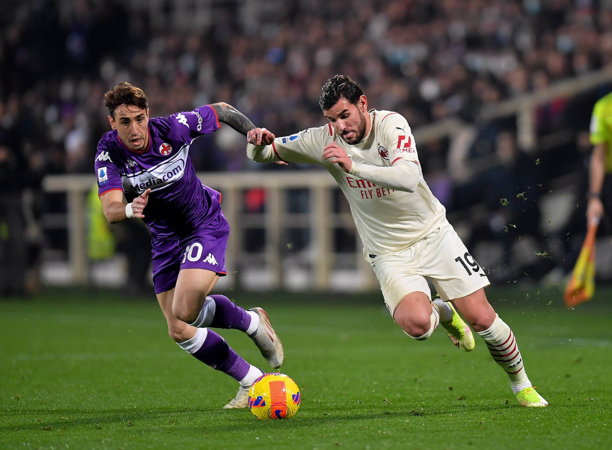 佛罗伦萨主场胜利,球迷欢呼雀跃 佛罗伦萨主场胜利,球迷欢呼雀跃