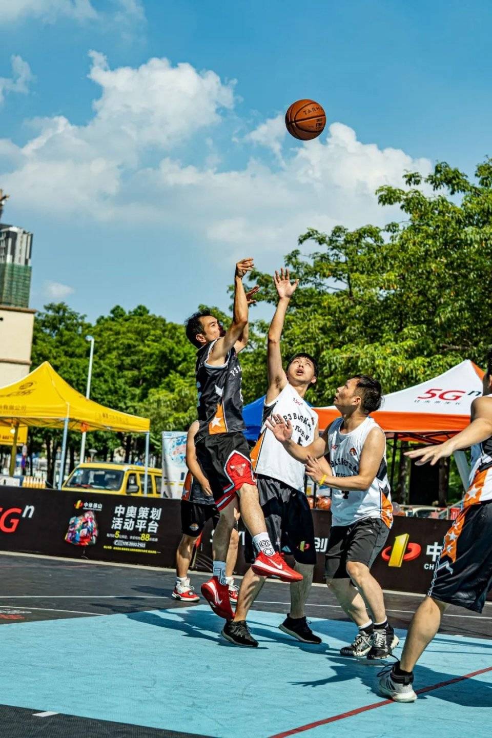 拉丁美洲篮球赛事热度持续上升，观众热情高涨