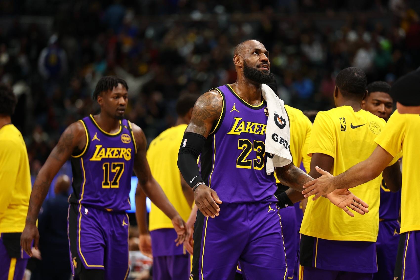 巴西男篮横扫快船，詹姆斯关键制胜的简单介绍