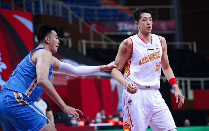 北京客场对决广东,胜负难分 北京客场对决广东,胜负难分