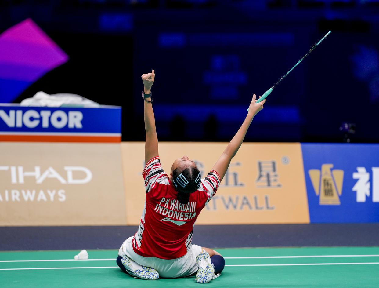 泰国羽毛球队轻取日本羽毛球队,辛杜制霸全场的简单介绍 泰国羽毛球队轻取日本羽毛球队,辛杜制霸全场的简单介绍