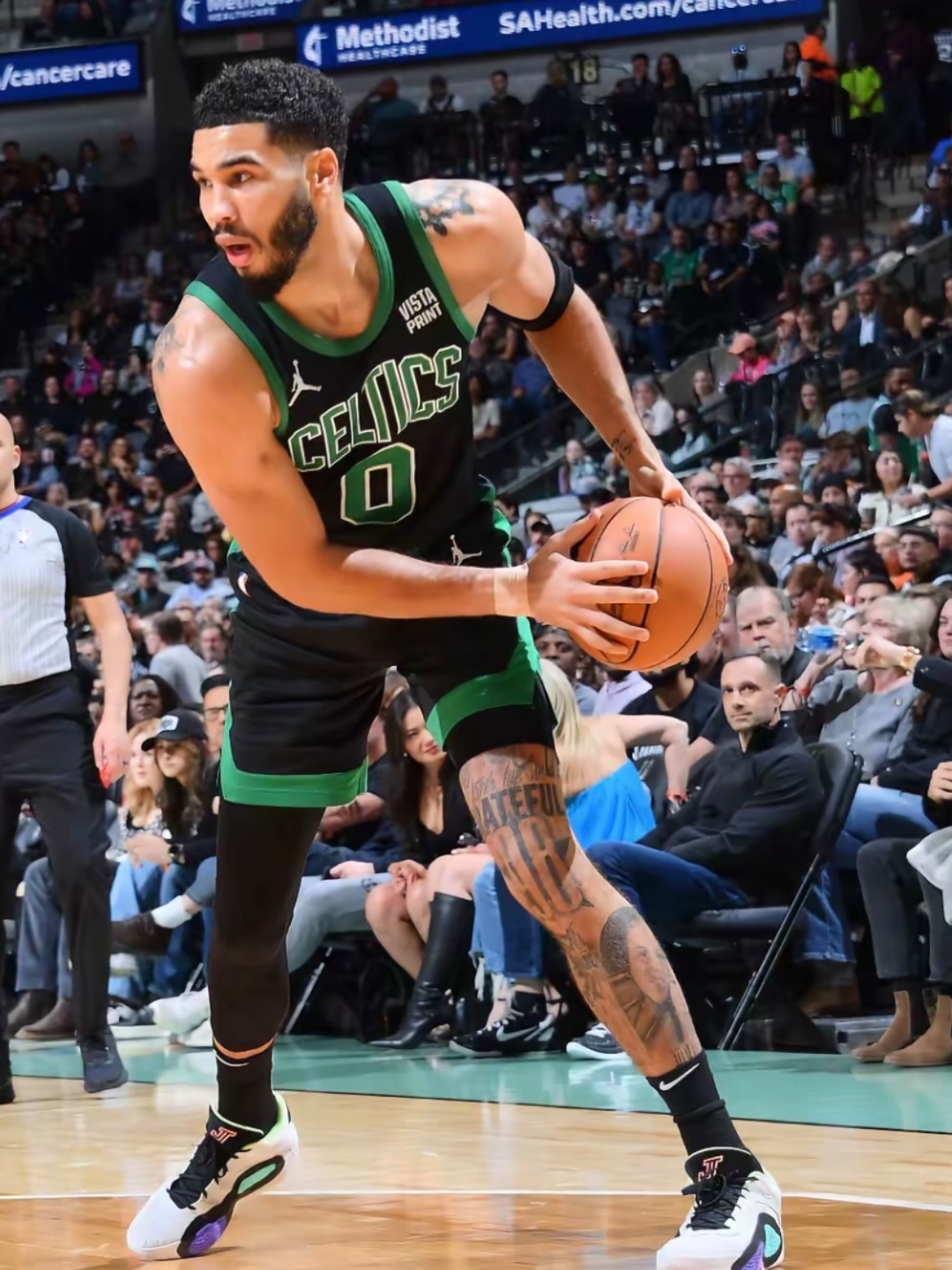 湖人翻盘四川队,塔图姆惊艳四座的简单介绍 湖人翻盘四川队,塔图姆惊艳四座的简单介绍