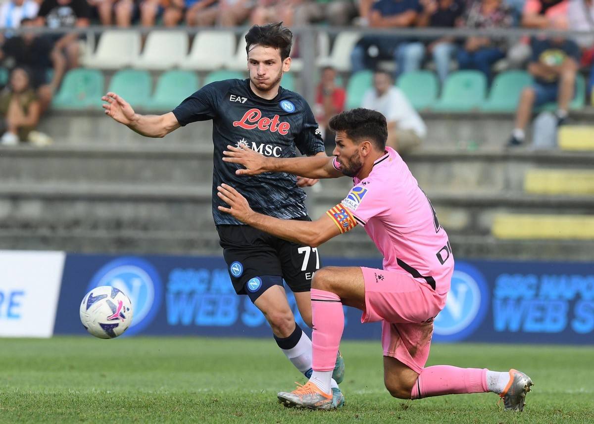 那不勒斯轻取西班牙，孔德惊艳四座的简单介绍